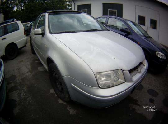 Volkswagen Bora (1J2)