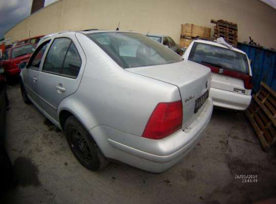 Volkswagen Bora (1J2)