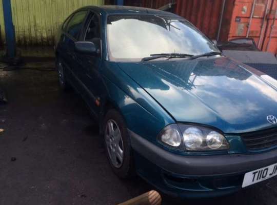 Toyota Avensis I