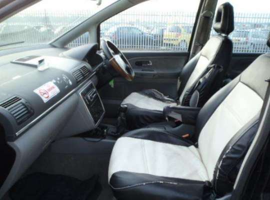 SEAT Alhambra (7MS)