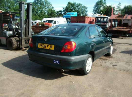 Toyota Avensis I