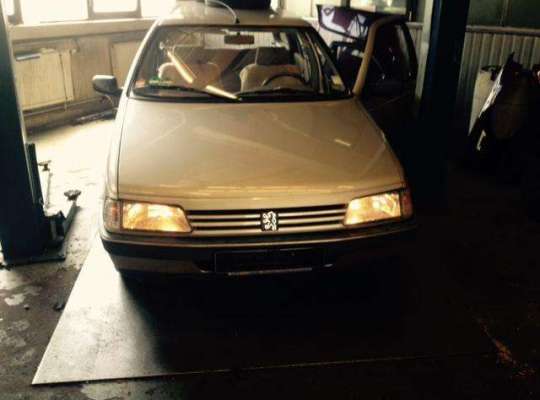 Peugeot 405