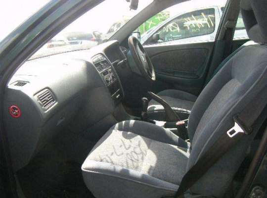 Toyota Avensis I