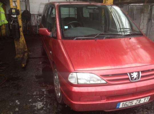 Peugeot 806
