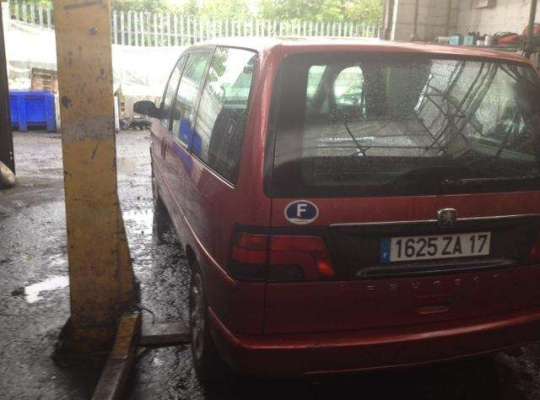 Peugeot 806