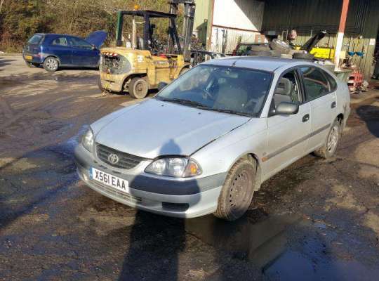 Toyota Avensis I