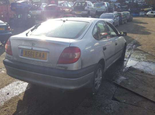 Toyota Avensis I