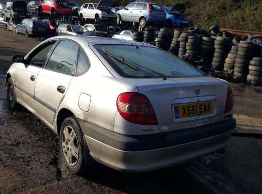Toyota Avensis I