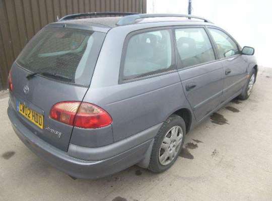 Toyota Avensis I