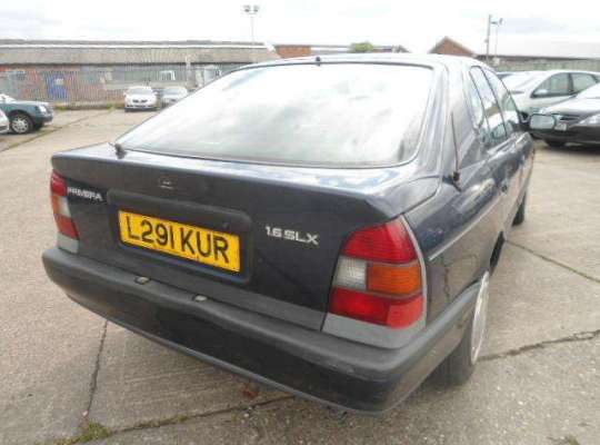 Nissan Primera (P10)