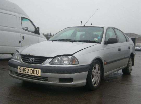 Toyota Avensis I