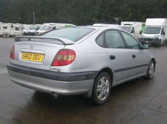 Toyota Avensis I