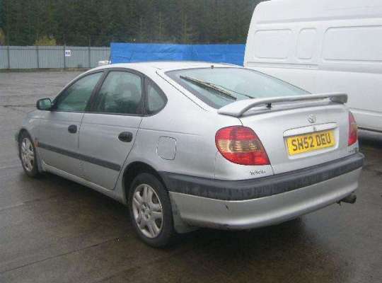 Toyota Avensis I