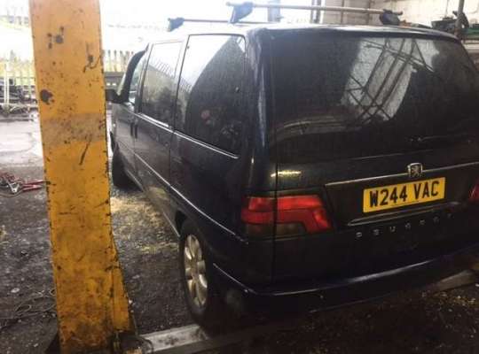 Peugeot 806