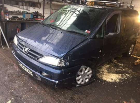Peugeot 806