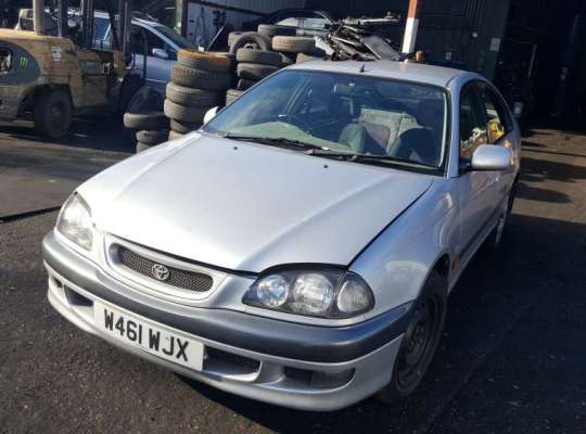 Toyota Avensis I