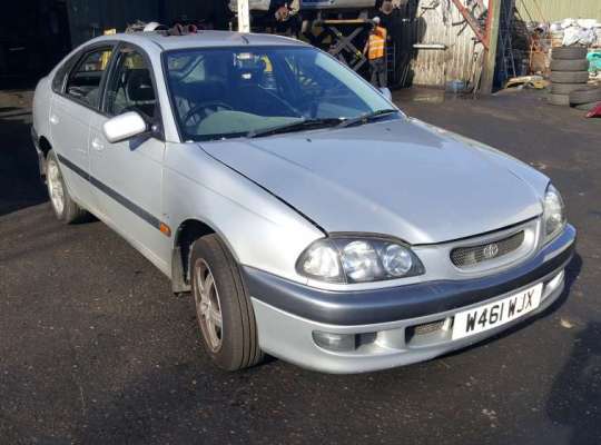 Toyota Avensis I