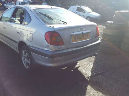 Toyota Avensis I