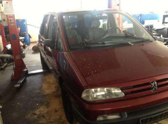 Peugeot 806