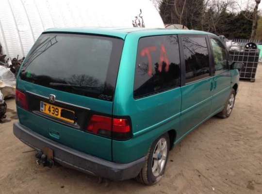 Peugeot 806