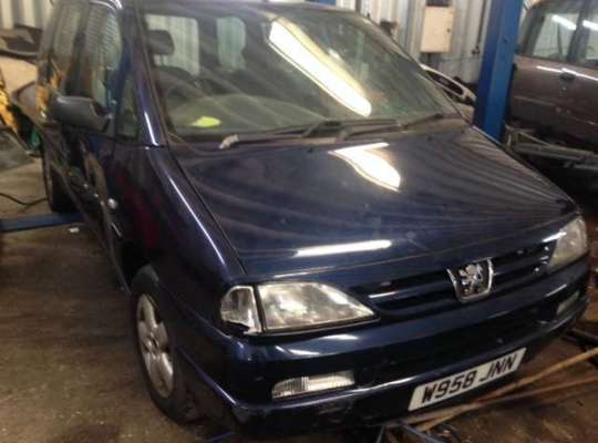 Peugeot 806