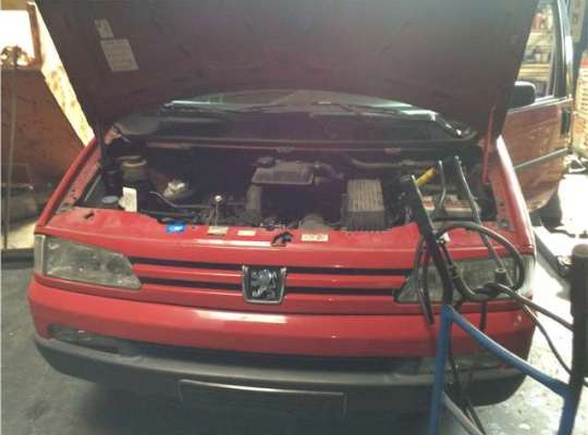 Peugeot 806