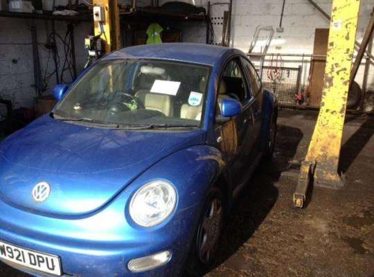 Volkswagen NEW Beetle (9C)
