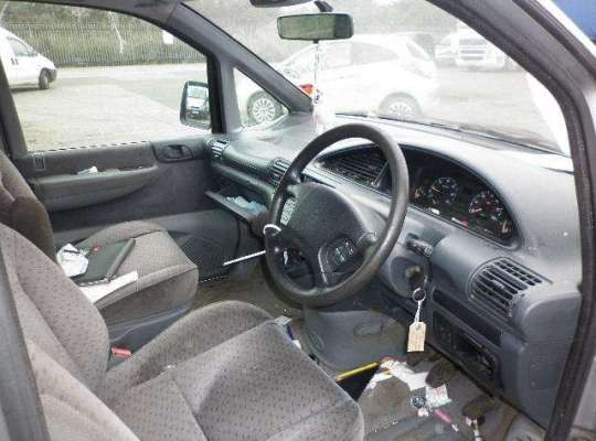 Peugeot 806
