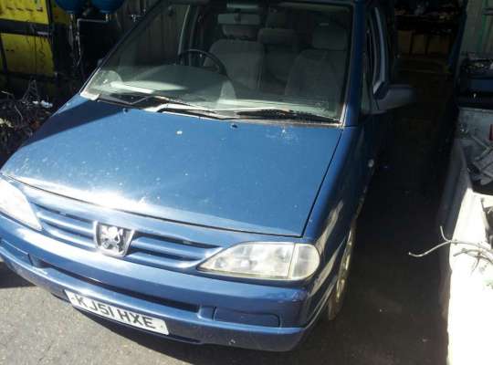 Peugeot 806