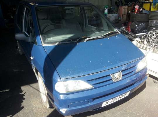 Peugeot 806
