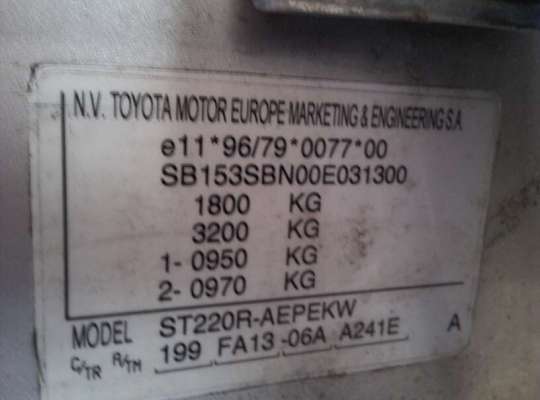Toyota Avensis I