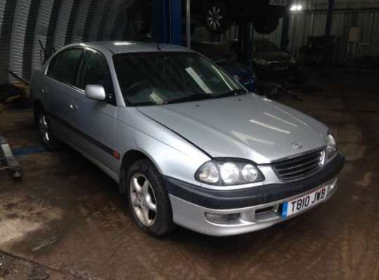 Toyota Avensis I