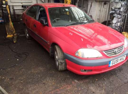 Toyota Avensis I