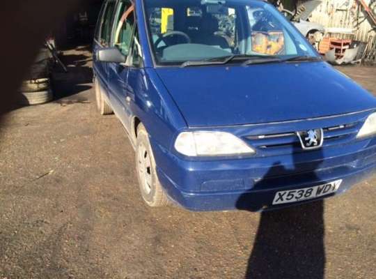 Peugeot 806