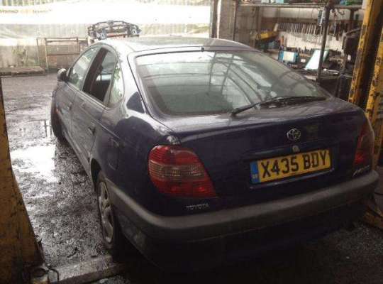 Toyota Avensis I