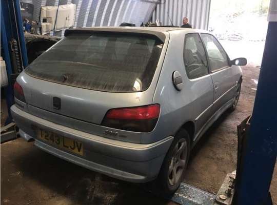 Peugeot 306