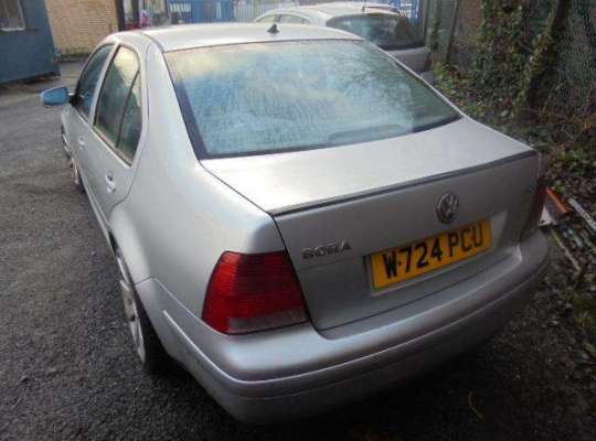 Volkswagen Bora (1J2)