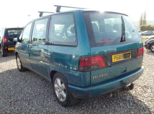 Peugeot 806