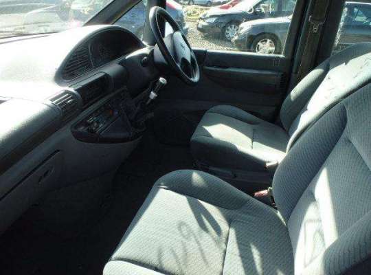Peugeot 806