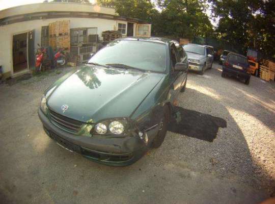 Toyota Avensis I