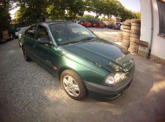 Toyota Avensis I