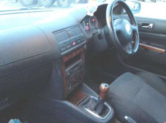 Volkswagen Bora (1J2)