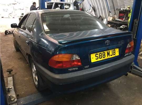 Toyota Avensis I