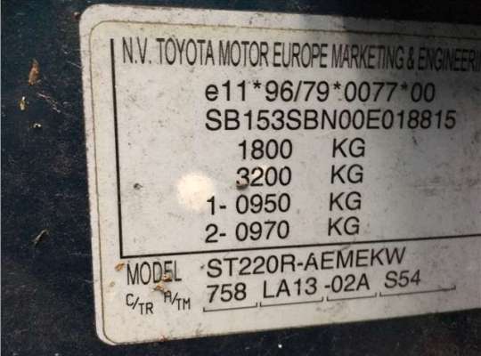 Toyota Avensis I