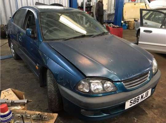Toyota Avensis I