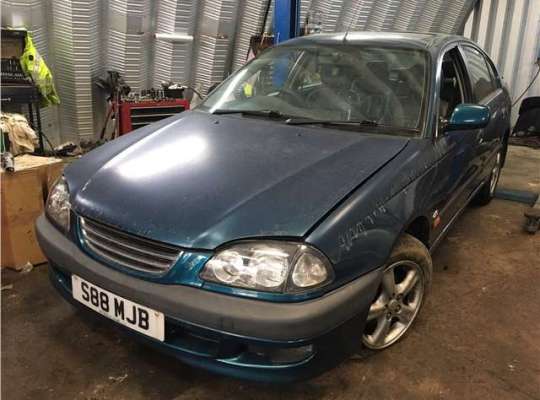 Toyota Avensis I