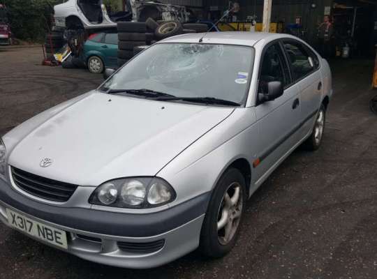 Toyota Avensis I