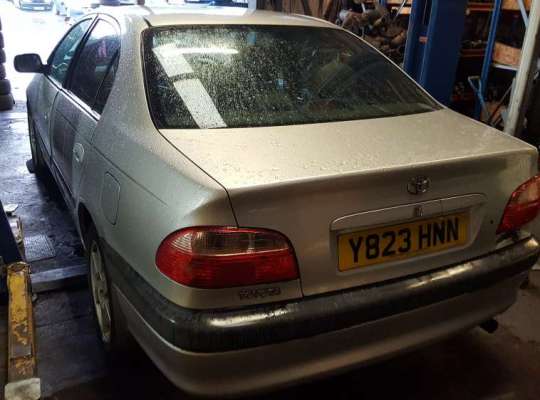 Toyota Avensis I