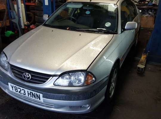 Toyota Avensis I