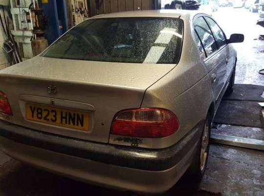 Toyota Avensis I